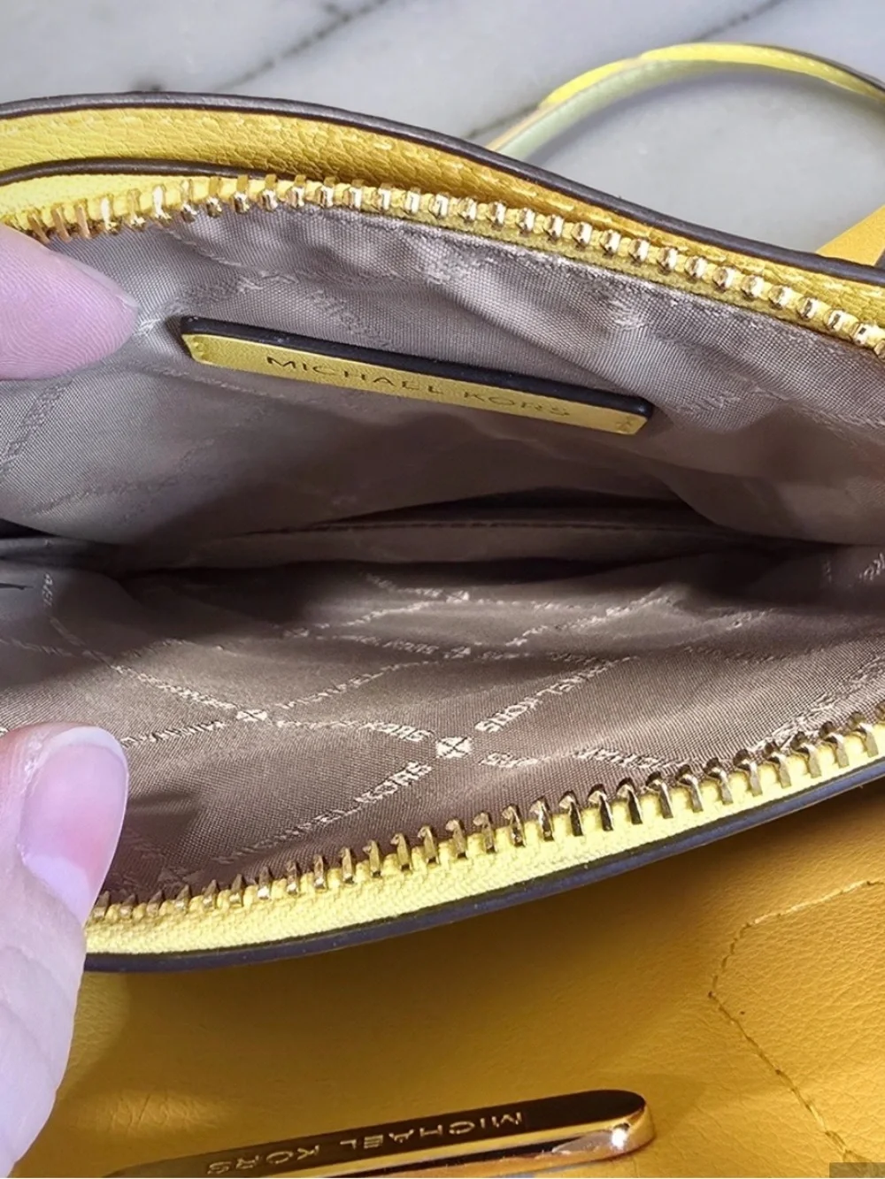 Michael Kors Mercer Pebbled Leather Crossbody Bag Daffodil Yellow NWOT